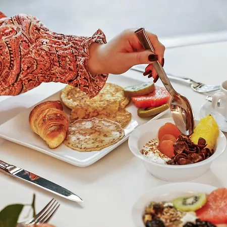 Hotel Ibis Styles République Le Marais Parigi